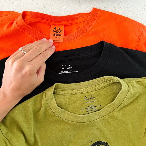 Women's Halloween Shirts Witch Skeleton Pumpkin Bundle of 3 Size Small - Picture 9 of 9